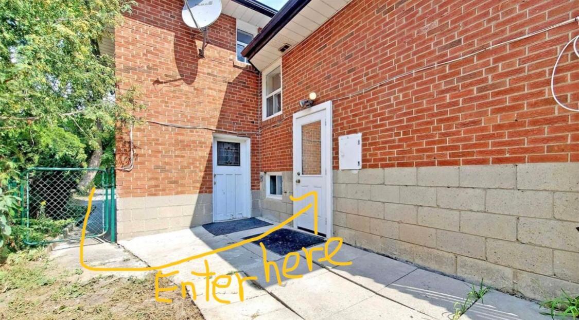 Cozy & Convenient 2-Bedroom Apartment With Private Entrance Toronto Exteriör bild
