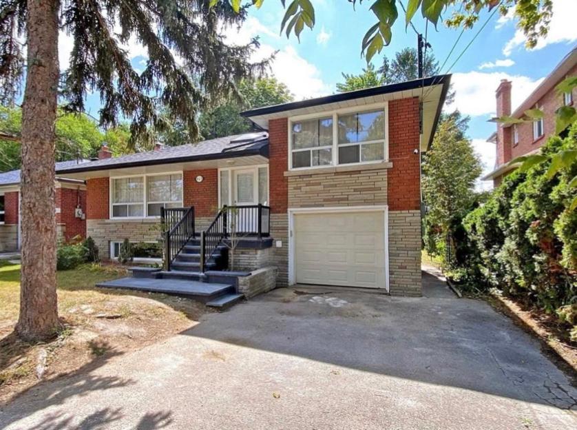 Cozy & Convenient 2-Bedroom Apartment With Private Entrance Toronto Exteriör bild