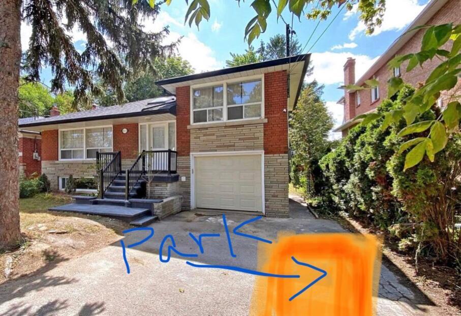 Cozy & Convenient 2-Bedroom Apartment With Private Entrance Toronto Exteriör bild